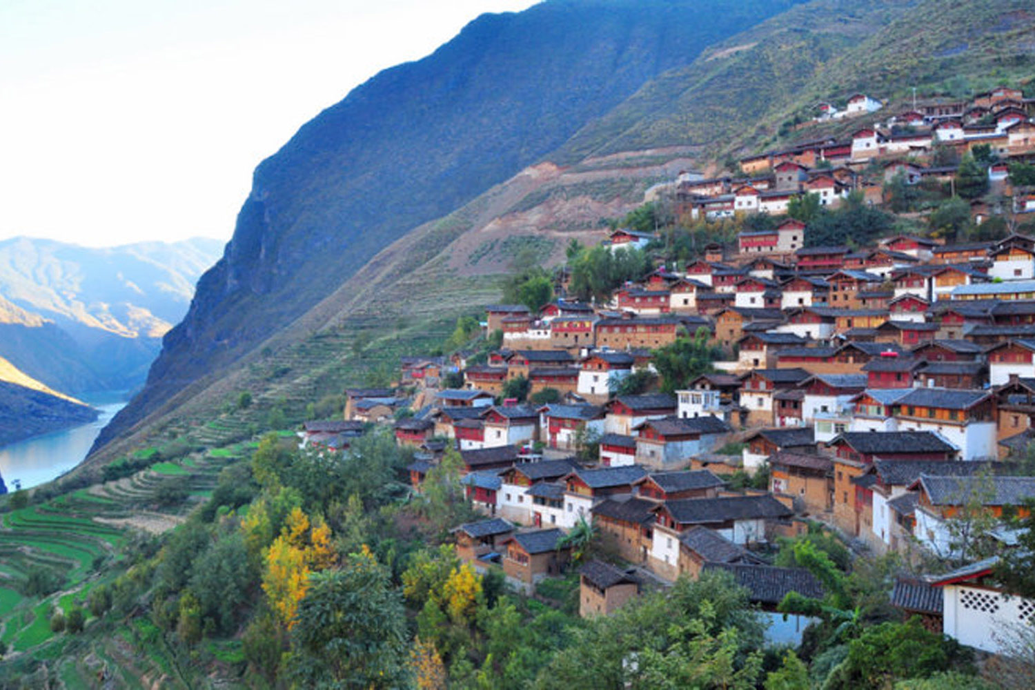 6 days Trekking Tour from Lijiang to Lugu Lake